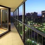 Cosy And Spacious Apartment With The View To The Garden